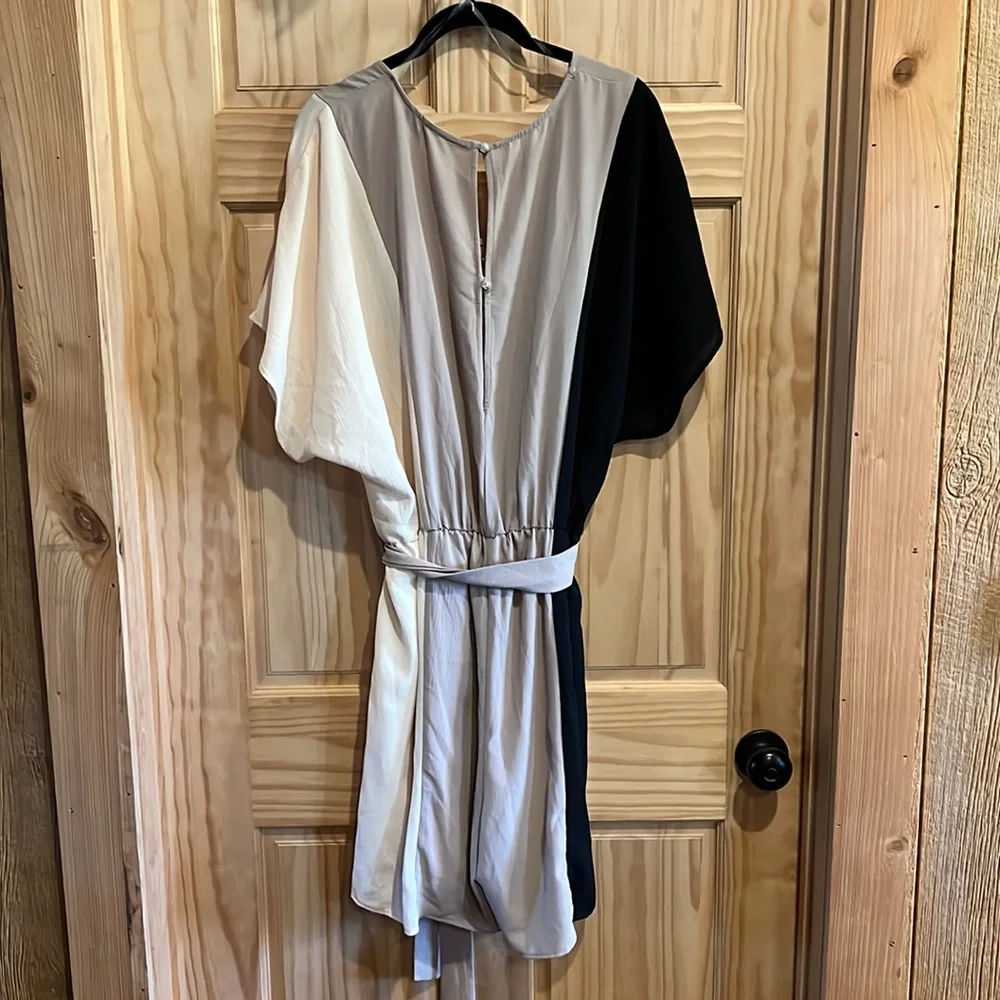 Tri colored Romper - Picture 2 of 3